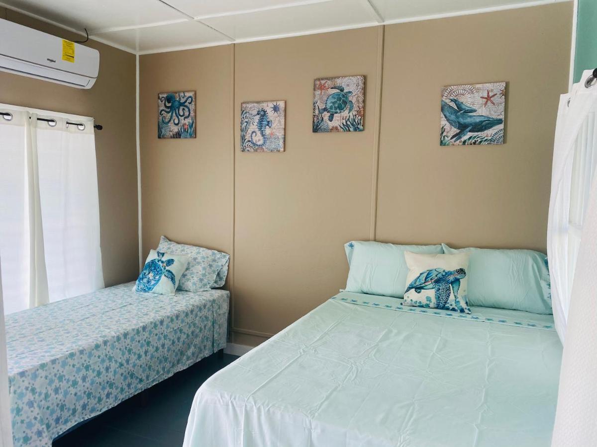 Blue Sky Rentals Utila Dış mekan fotoğraf