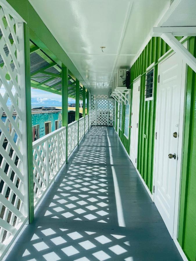 Blue Sky Rentals Utila Dış mekan fotoğraf