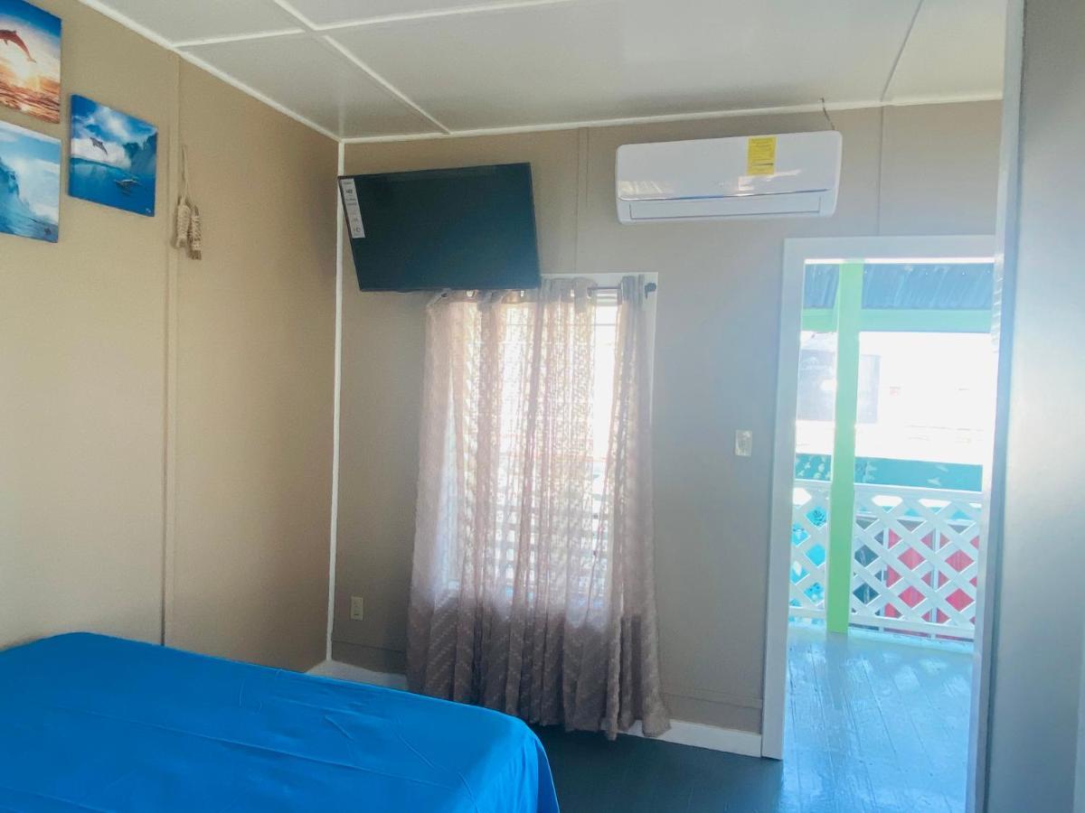 Blue Sky Rentals Utila Dış mekan fotoğraf