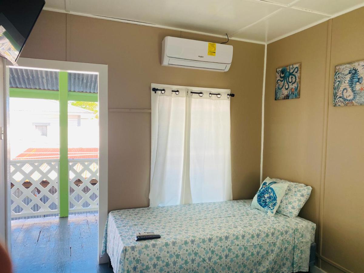Blue Sky Rentals Utila Dış mekan fotoğraf