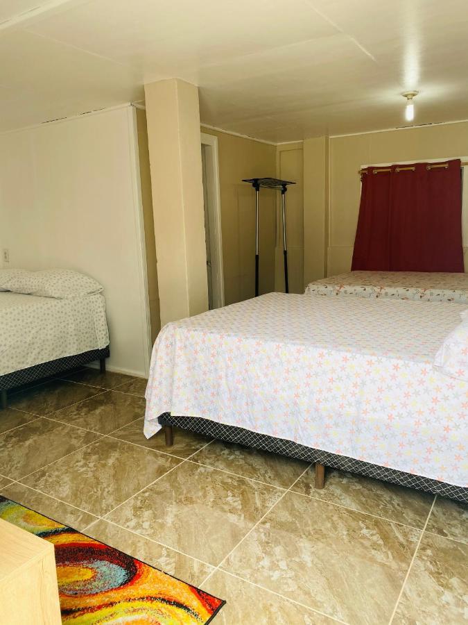 Blue Sky Rentals Utila Dış mekan fotoğraf